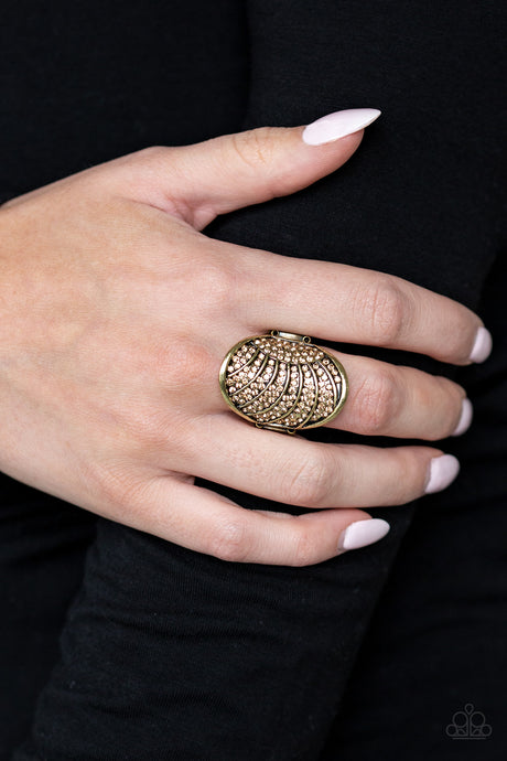 Paparazzi ~ Dazzle Daze ~ Brass Ring with Stretchy Band