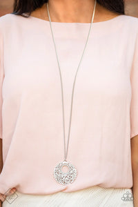 Paparazzi ~ Fiercely 5th Avenue ~ Fashion Fix Complete Trend Blend ~ White Pearl Necklace Set