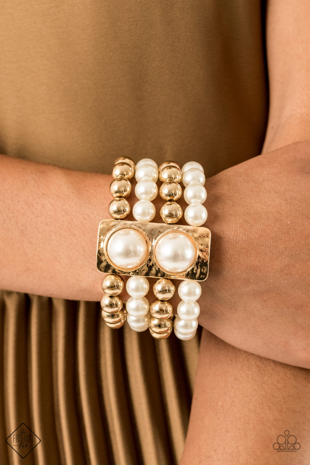 Paparazzi ~ WEALTH-Conscious ~ Gold Bracelet (Fashion Fix Exclusive)