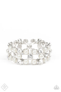 Paparazzi ~ Diamonds and Debutantes ~ White Pearl Bracelet (Fashion Fix Exclusive)